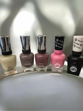 Bundle of 5 Sally Hansen Nail Polish